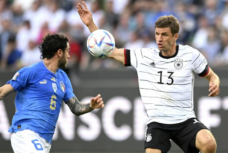 Đội tuyển Italia và Đức rất gần chiếc cúp vàng thứ 5 